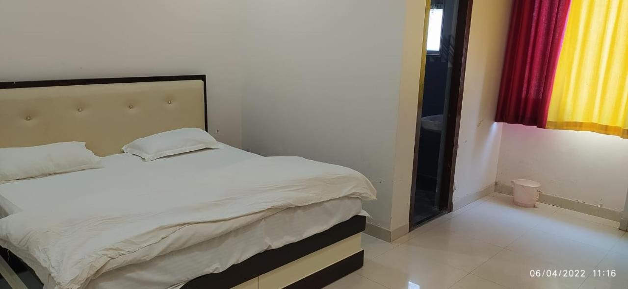Bhagwan Hotel Gonda Exterior photo